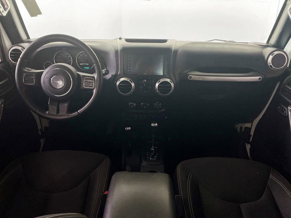 Used 2016 Jeep Wrangler Unlimited Sahara image 21