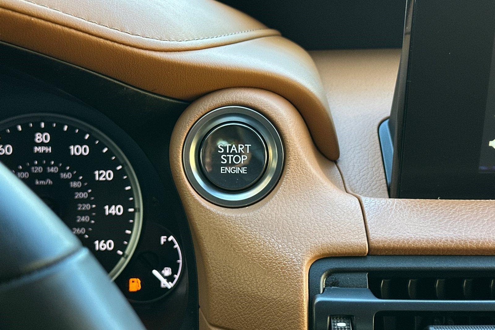 Certified 2025 Lexus IS 300 F Sport RWD image 17