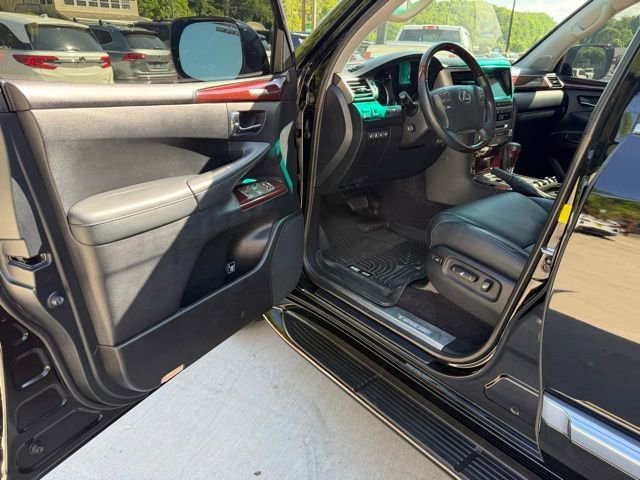 Used 2015 Lexus LX 570 4WD image 16