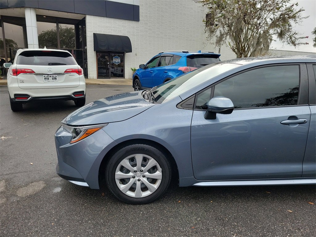 Used 2022 Toyota Corolla LE image 4