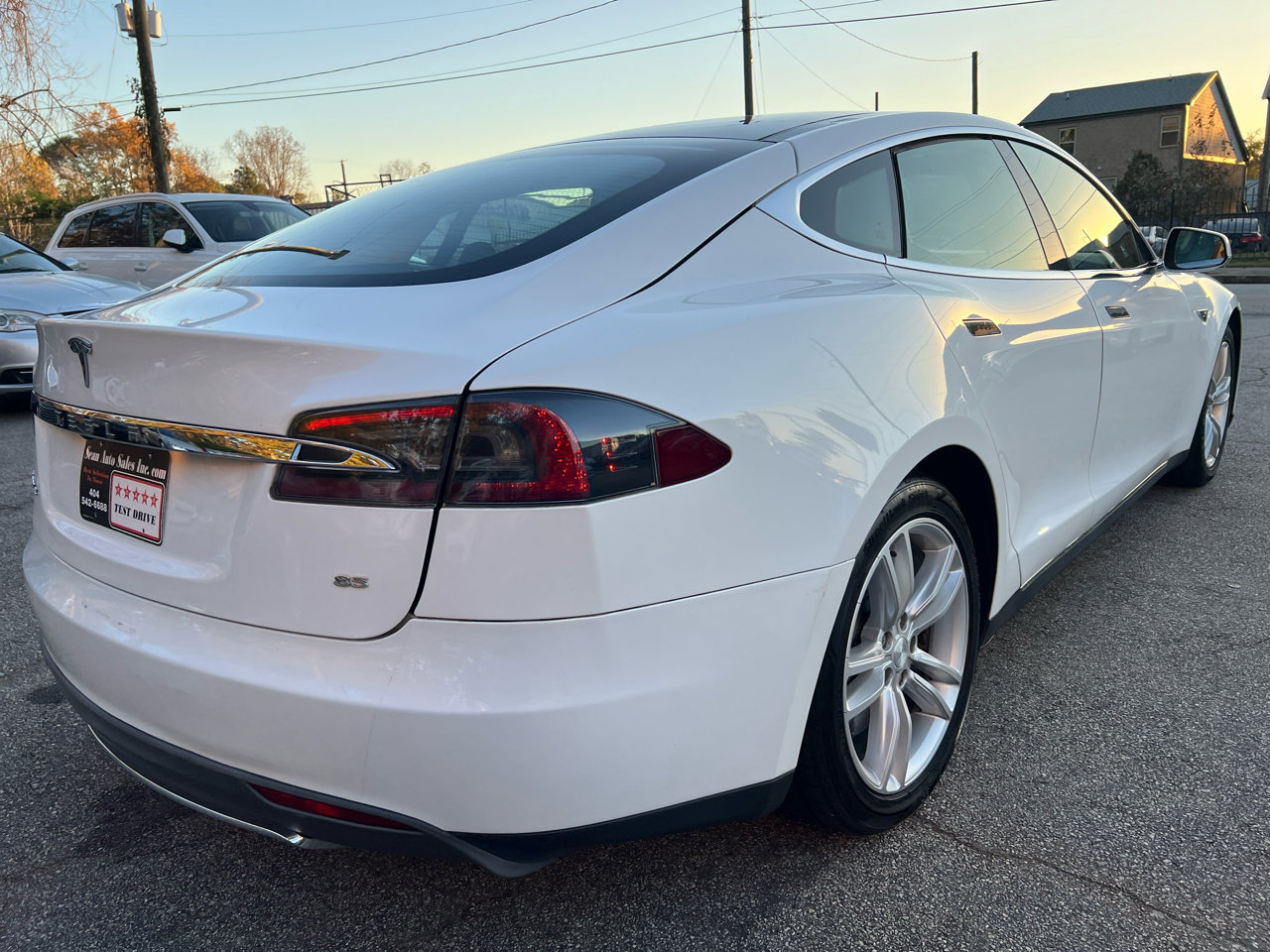 Used 2013 Tesla Model S Signature Performance image 4