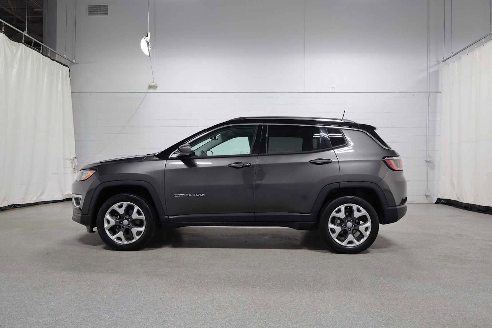 Used 2019 Jeep Compass Limited w/ Safety & Security Group AWD/4WD image 2