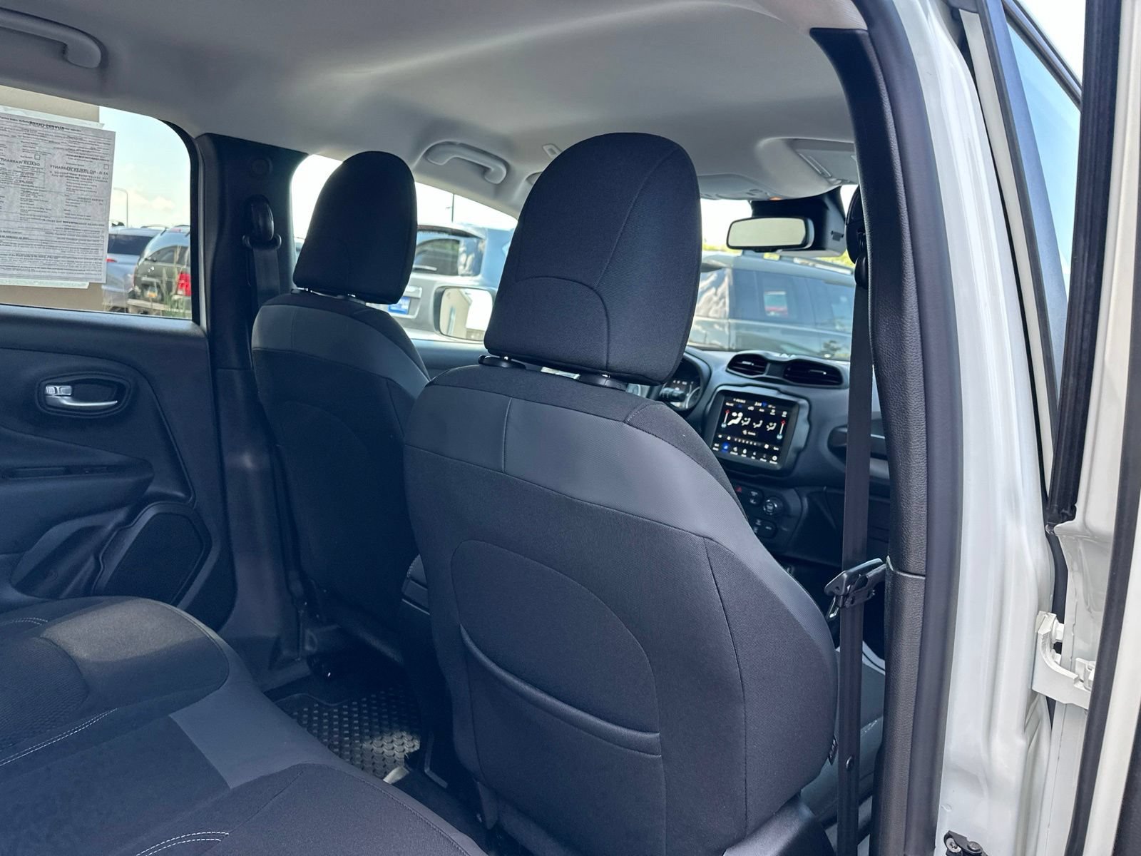 Used 2023 Jeep Renegade Latitude w/ Premium Group AWD/4WD image 25