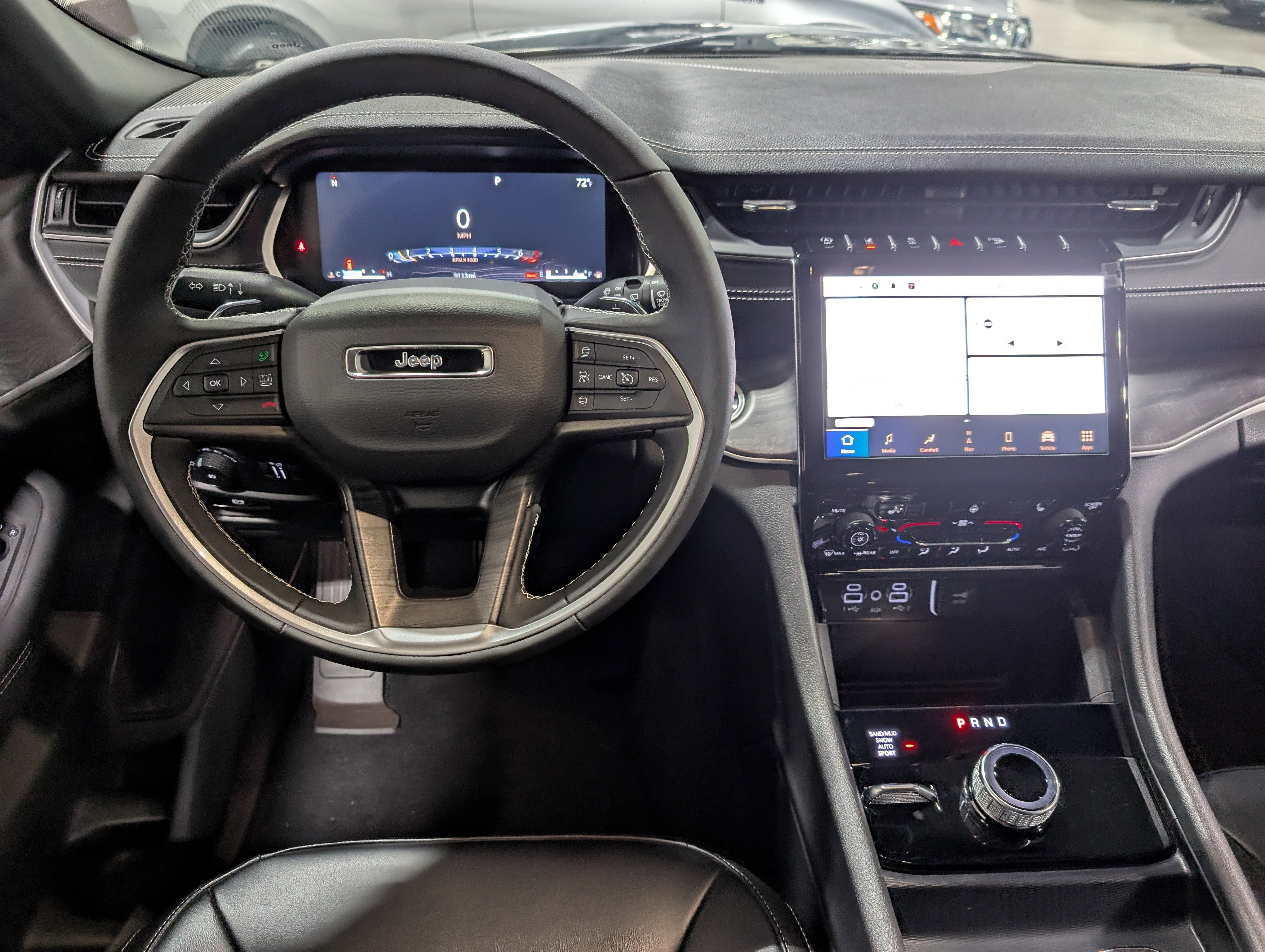 Used 2024 Jeep Grand Cherokee L Limited w/ Trailer Tow Package image 15