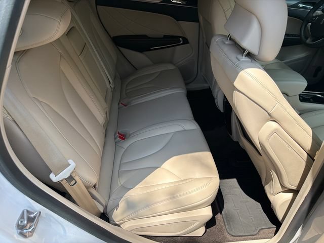 Used 2017 Lincoln MKC Premiere FWD image 16