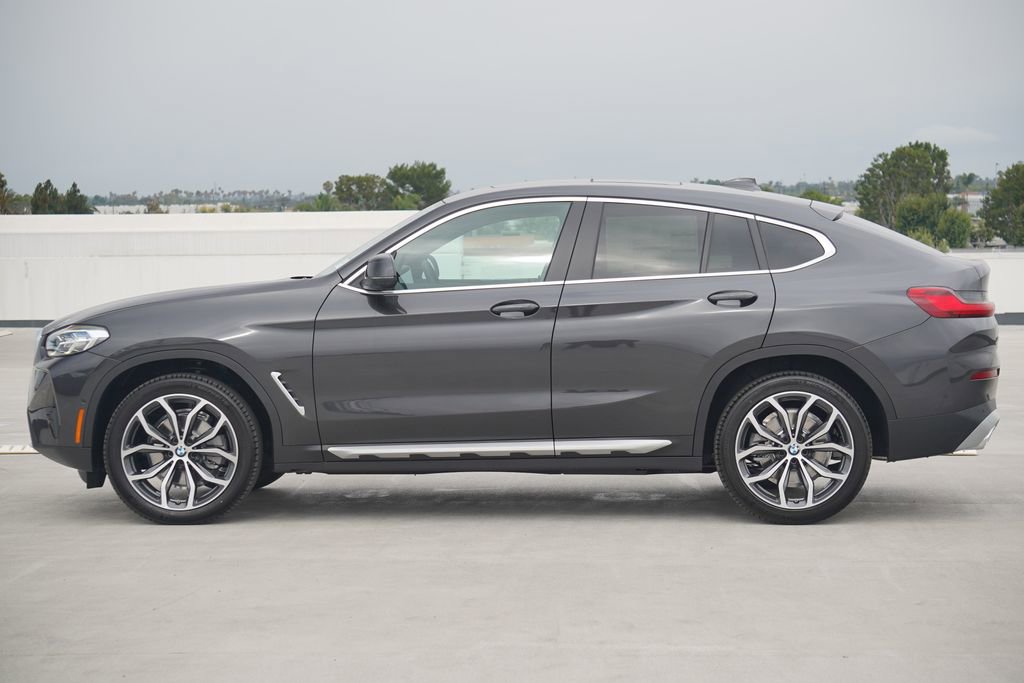 Used 2025 BMW X4 xDrive30i w/ Premium Package image 4