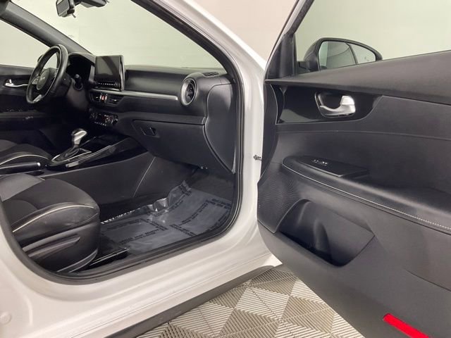 Used 2022 Kia Forte GT-Line image 16