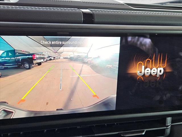 Used 2025 Jeep Gladiator Sport image 19