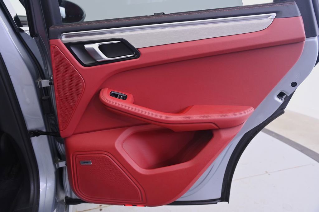 Certified 2021 Porsche Macan Turbo image 16