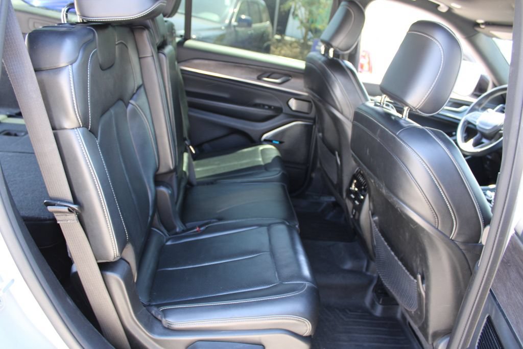 Used 2021 Jeep Grand Cherokee L Overland AWD/4WD image 13