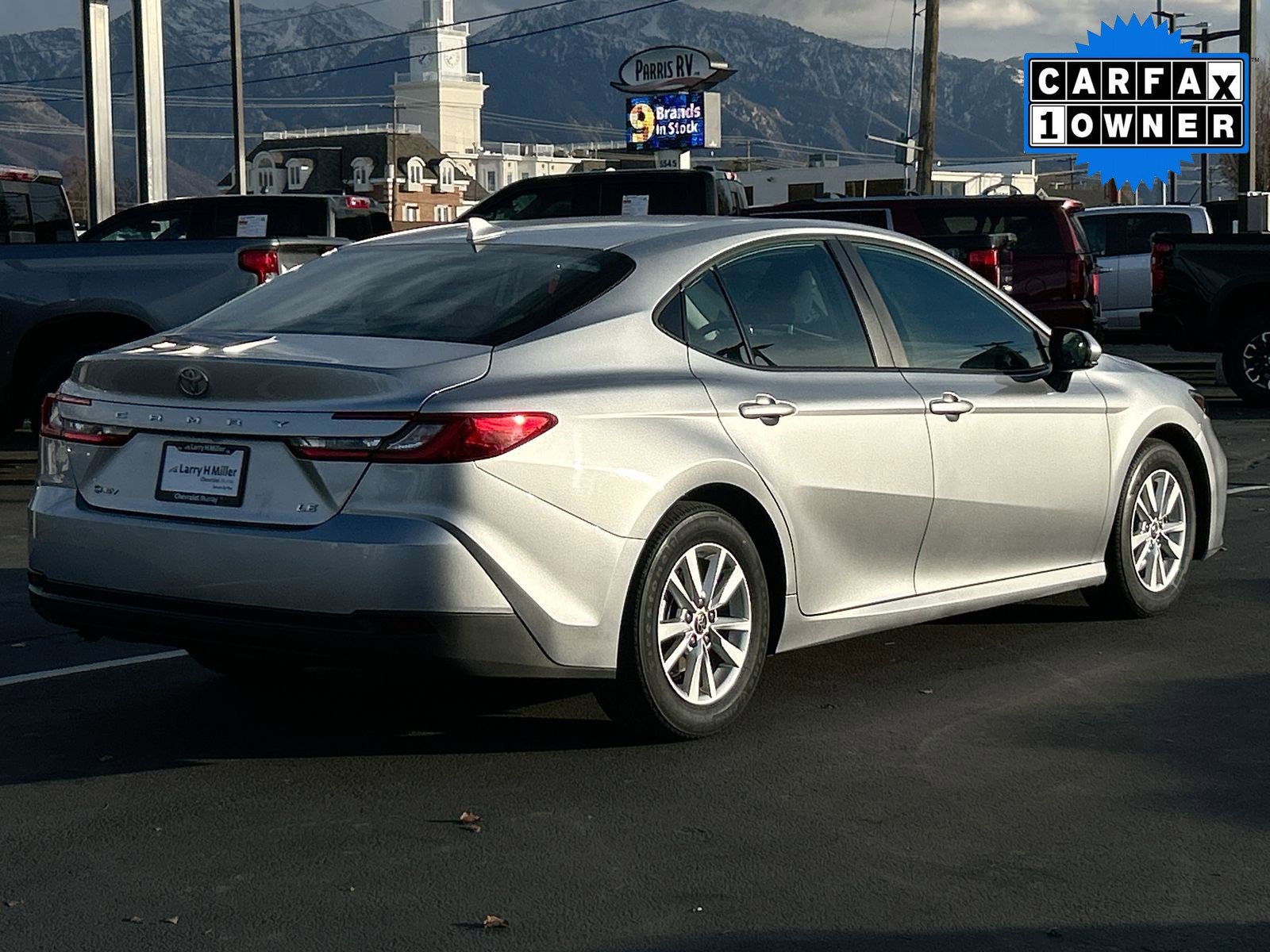 Used 2025 Toyota Camry SE image 6