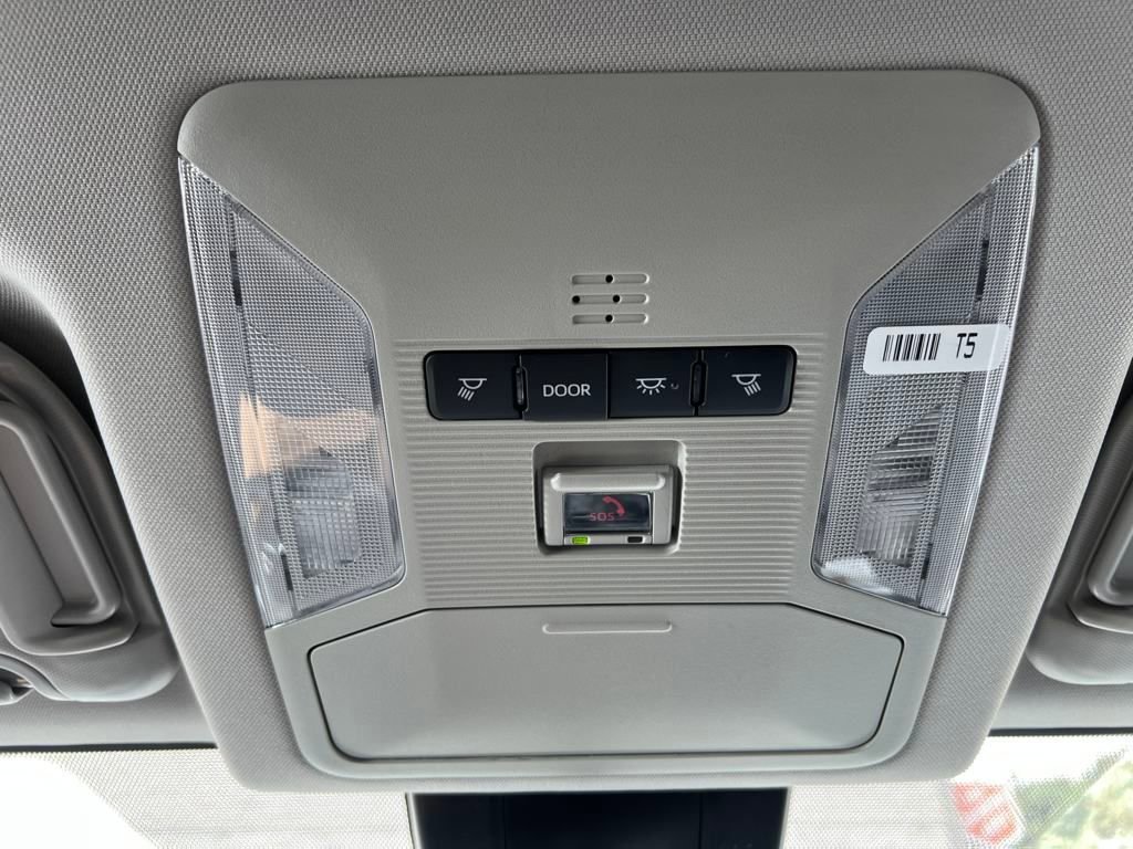 New 2025 Toyota RAV4 XLE image 31