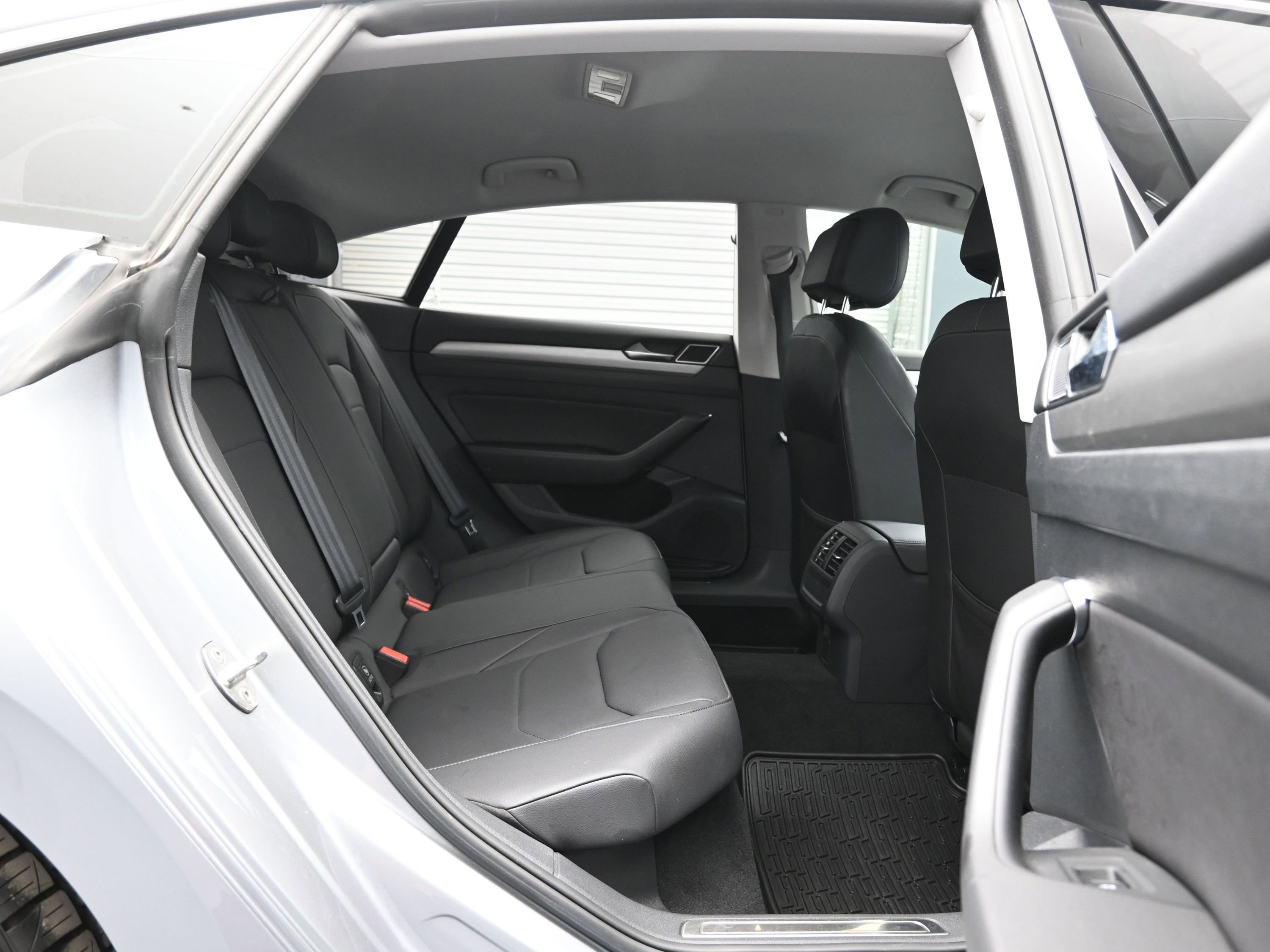 Used 2019 Volkswagen Arteon SE image 12