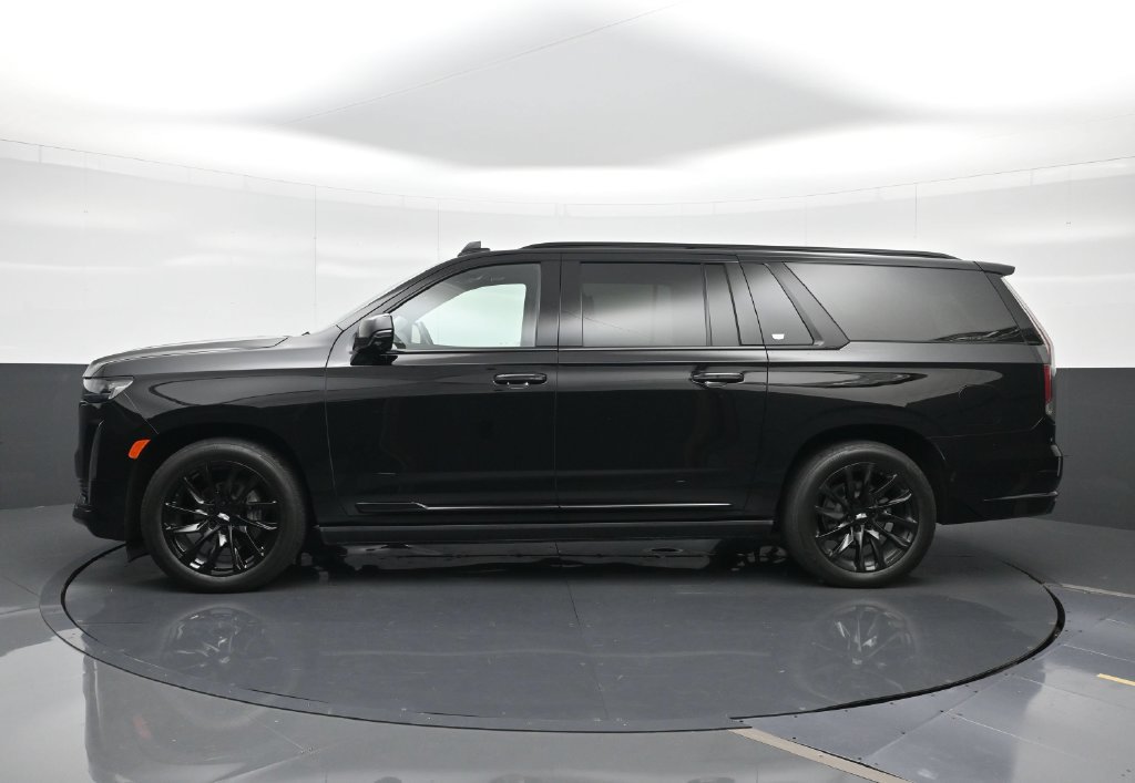 Certified 2023 Cadillac Escalade ESV Sport Platinum w/ LPO, ONYX Package AWD/4WD image 3