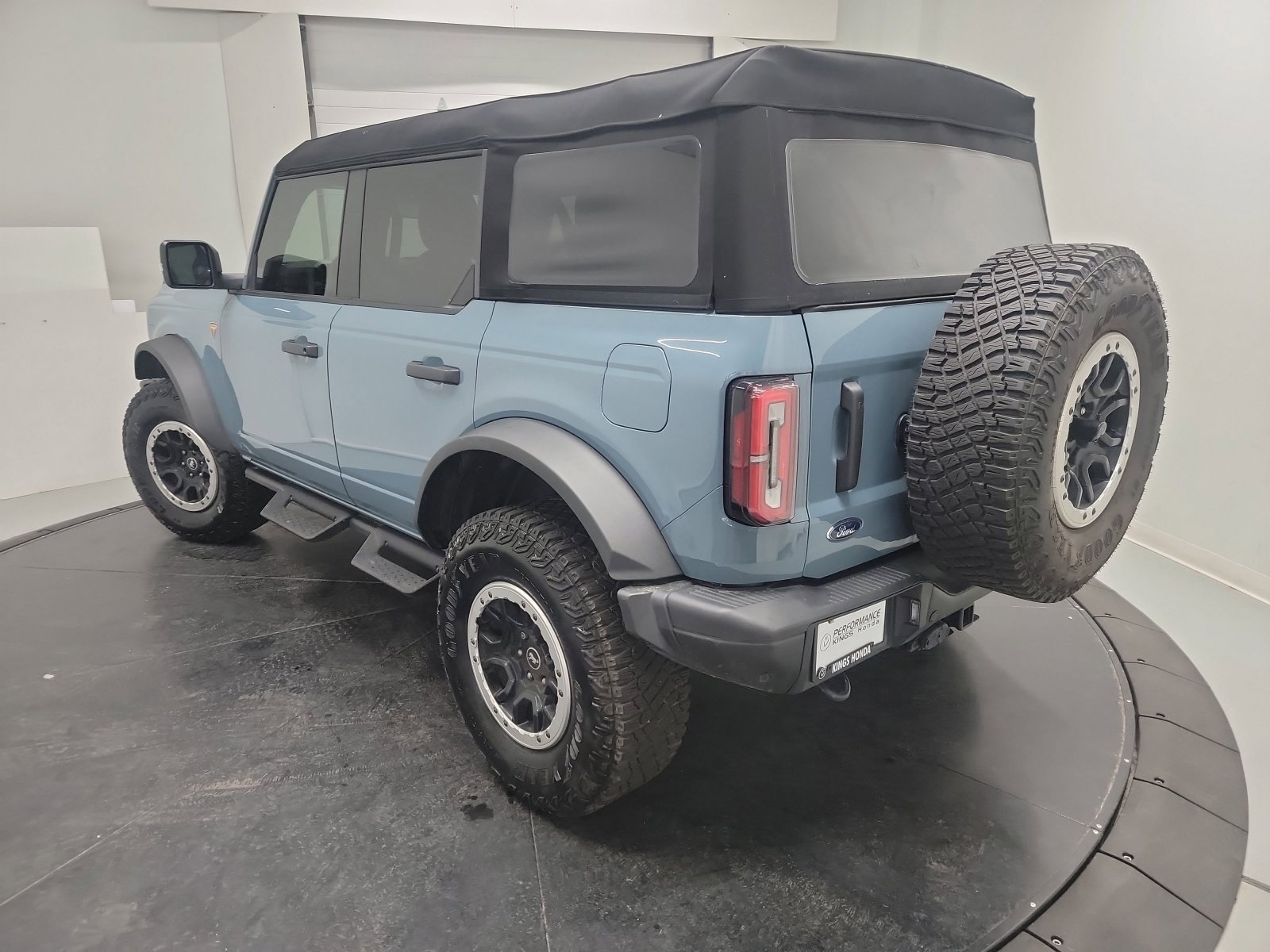 Used 2023 Ford Bronco Badlands image 6