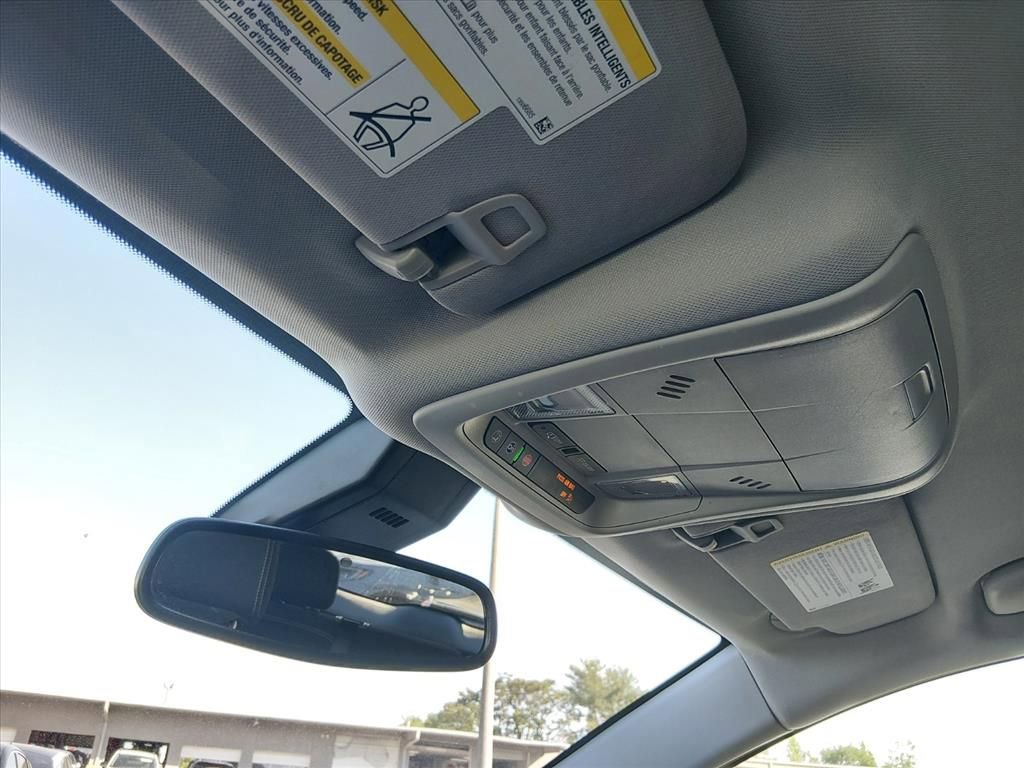 Used 2022 GMC Terrain SLE FWD image 25