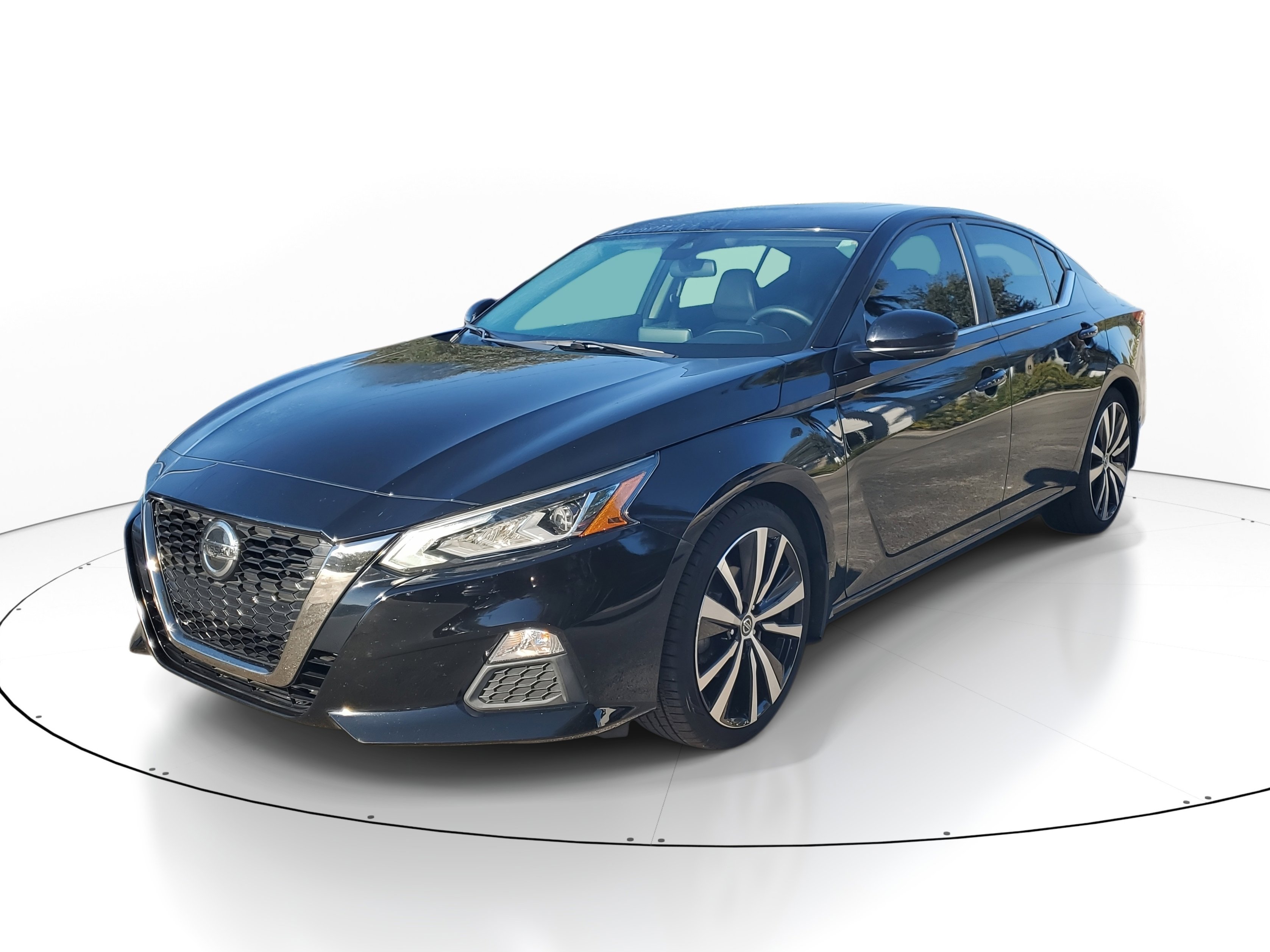 Used 2020 Nissan Altima 2.5 SR w/ Premium Package image 3