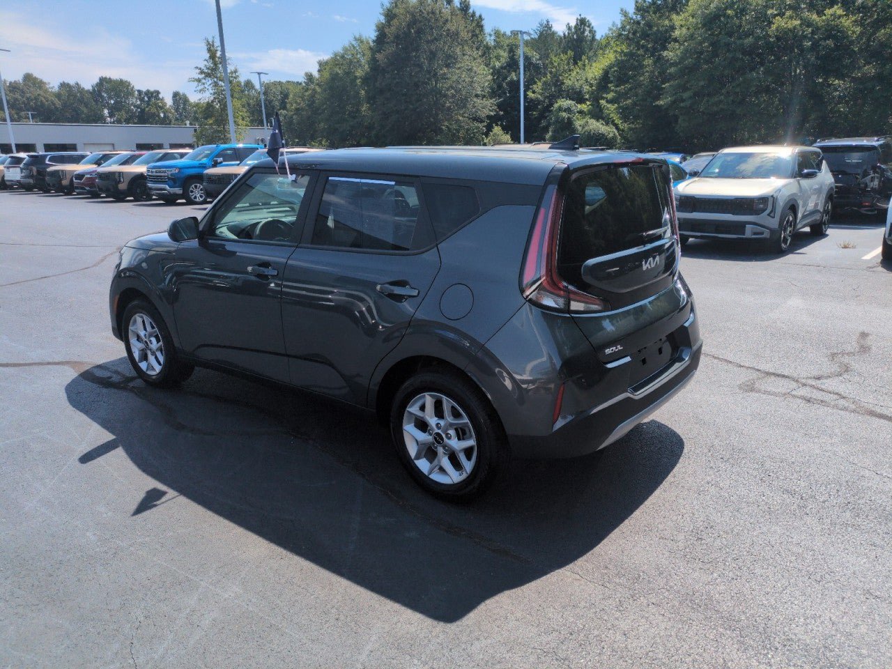 Certified 2025 Kia Soul LX w/ LX Technology Package FWD image 5