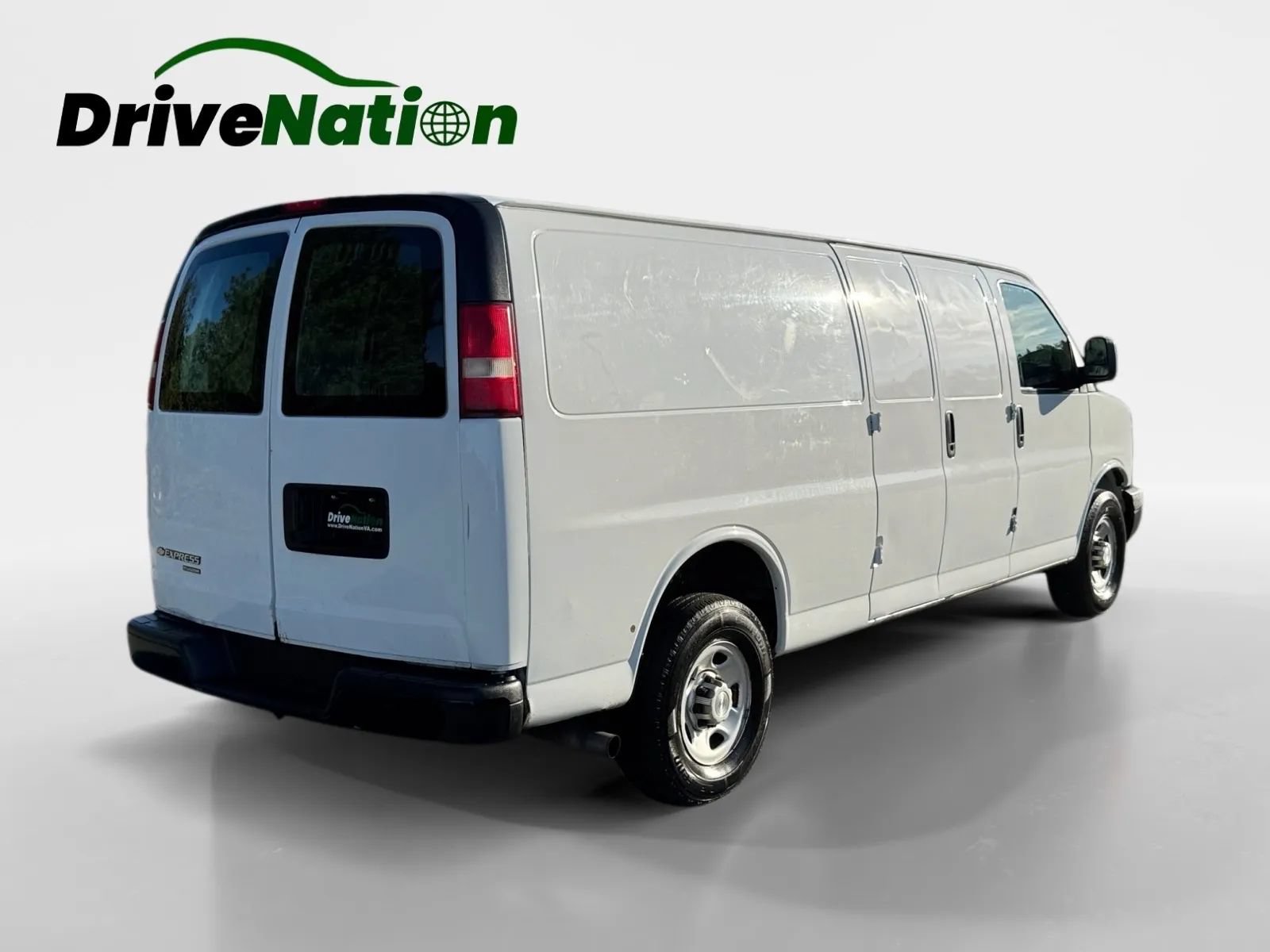 Used 2015 Chevrolet Express 3500 Extended RWD image 5