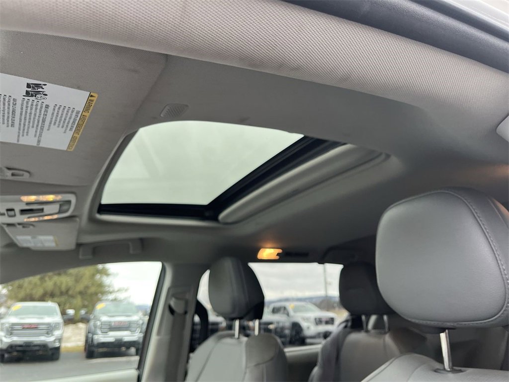 Used 2021 Toyota Sienna XLE image 18