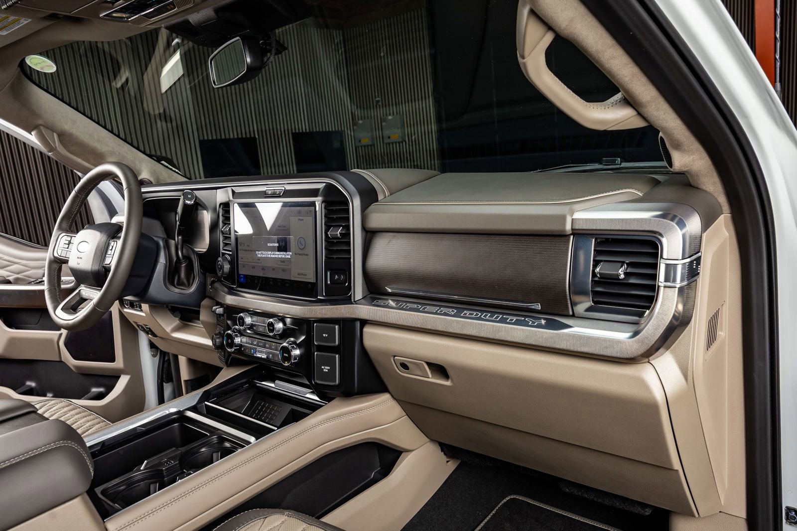 Used 2025 Ford F450 Platinum w/ Platinum Plus Package image 18