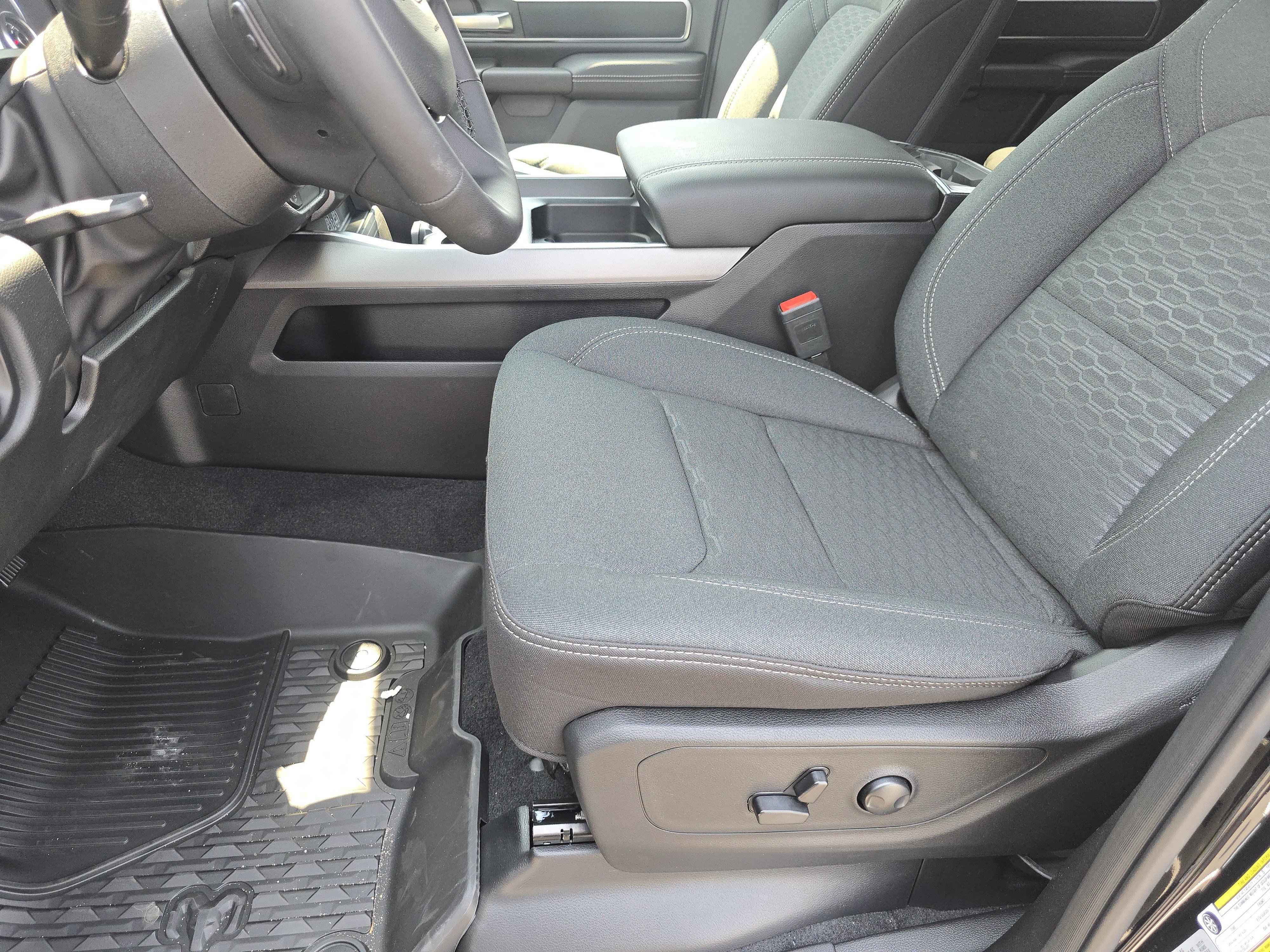 New 2025 RAM 1500 Big Horn AWD/4WD image 26
