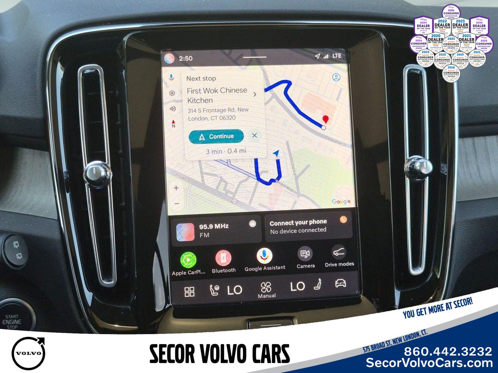 Used 2024 Volvo XC40 B5 Plus w/ Protection Package Premier AWD/4WD image 25