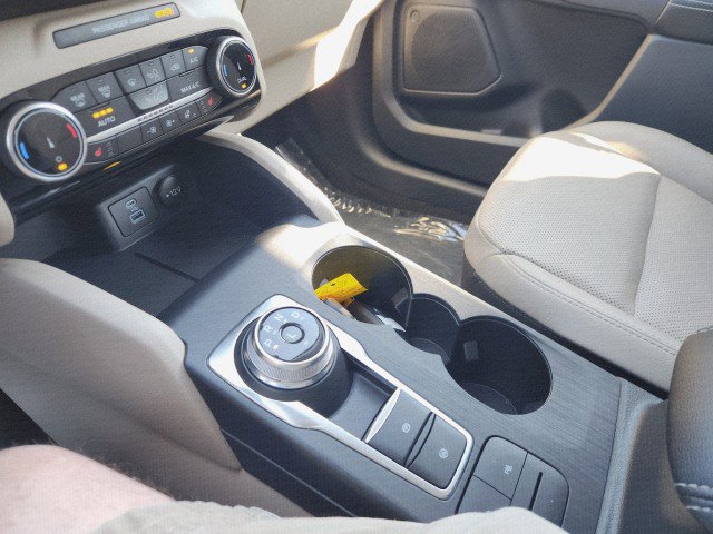 Used 2022 Ford Escape Titanium w/ Class II Trailer Tow Package image 46