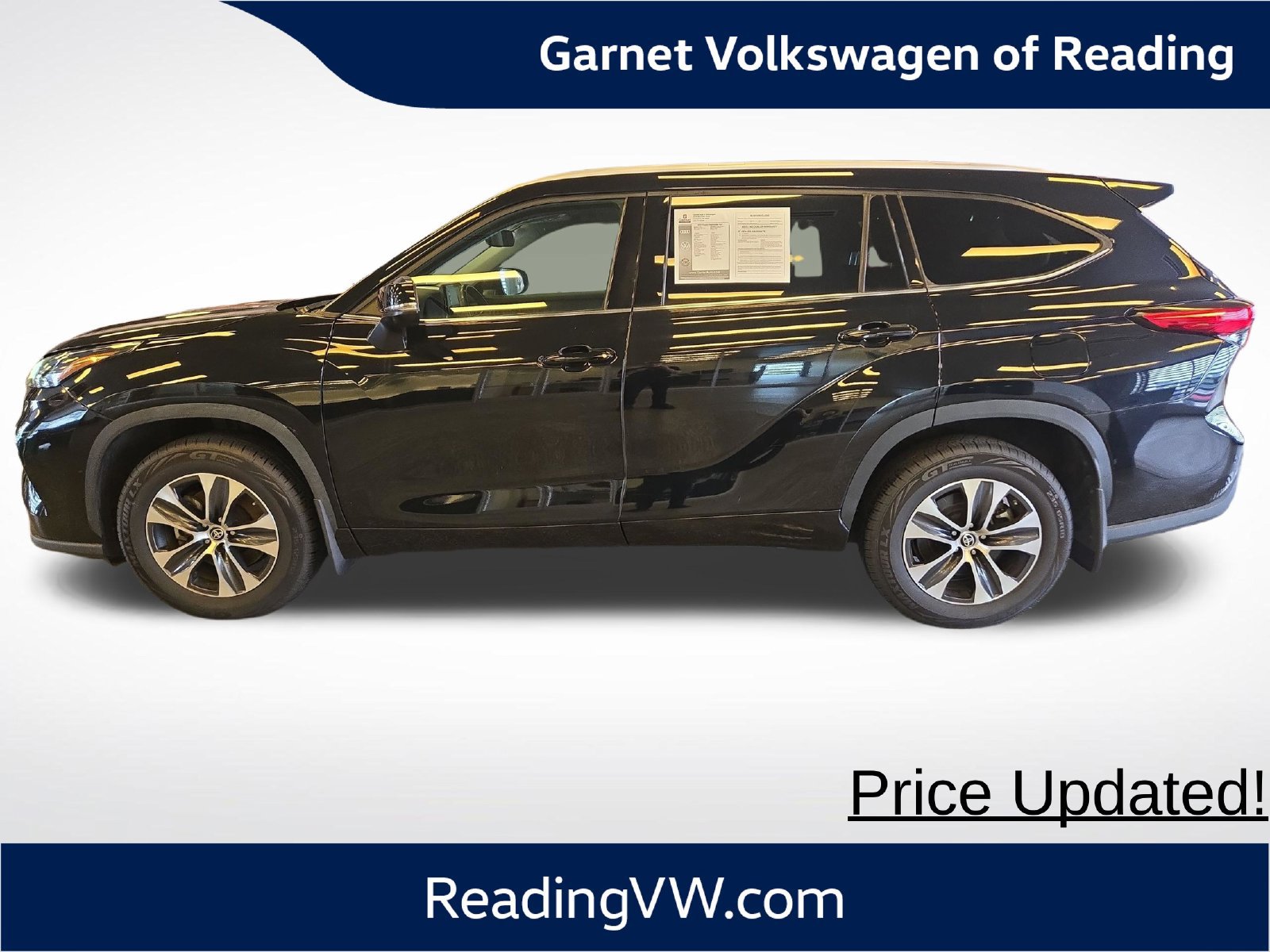 Used 2022 Toyota Highlander XLE AWD/4WD image 2