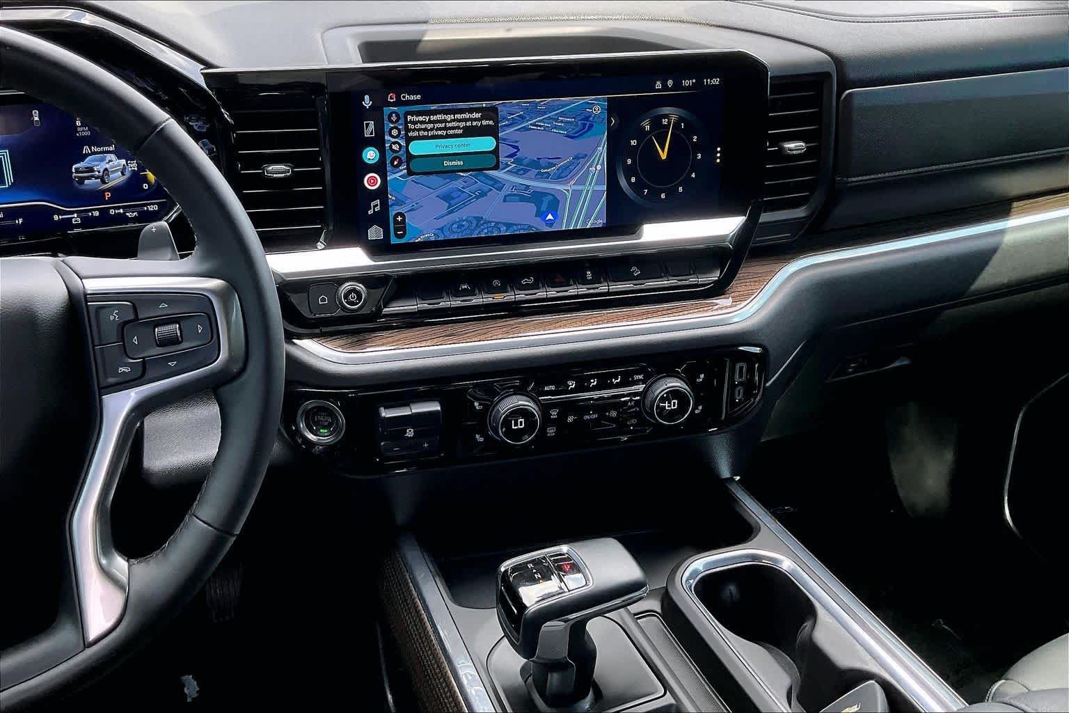Used 2025 Chevrolet Silverado 1500 LT Trail Boss w/ Convenience Package II AWD/4WD image 7