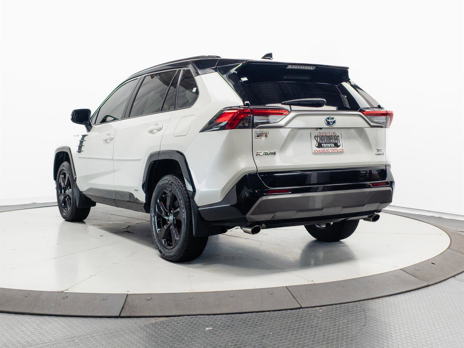 Used 2019 Toyota RAV4 XSE w/ XSE Weather Package AWD/4WD image 9