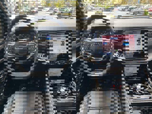 Used 2024 Jeep Wagoneer Series III w/ Premium Group I image 16