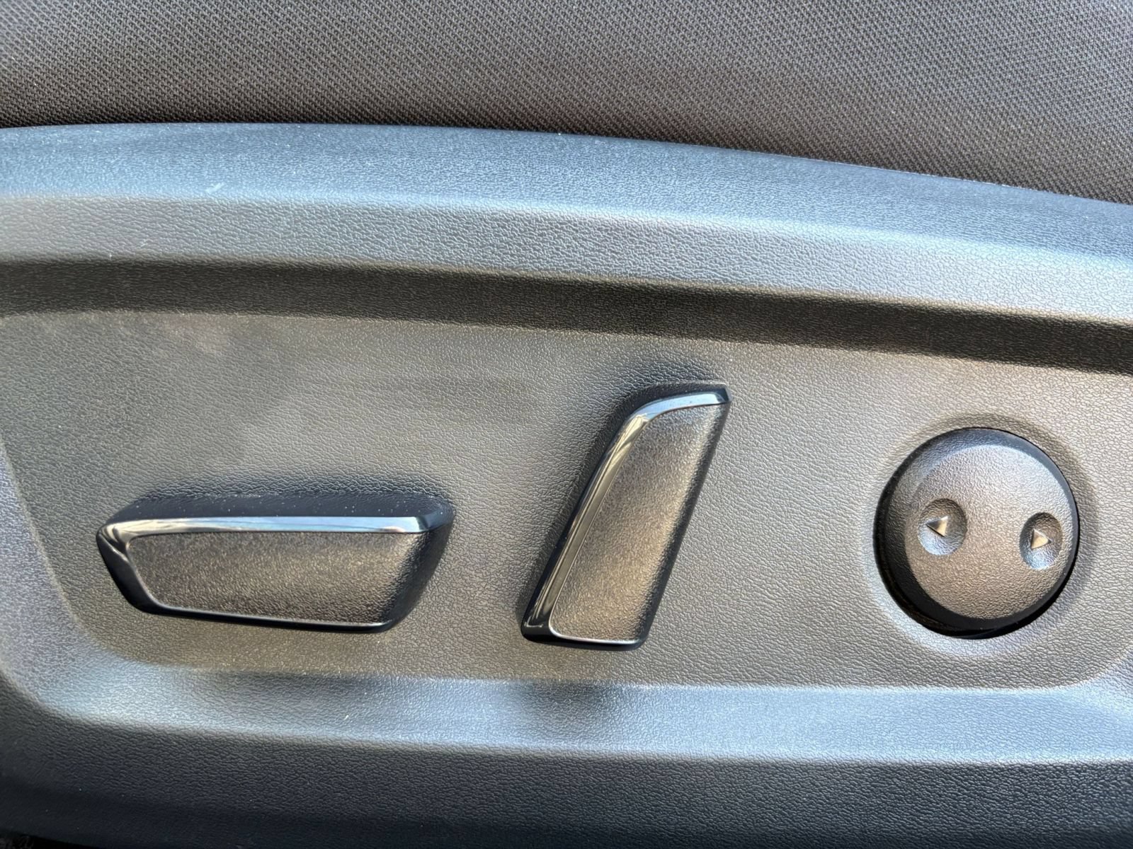 Used 2025 Nissan Rogue SV AWD/4WD image 21