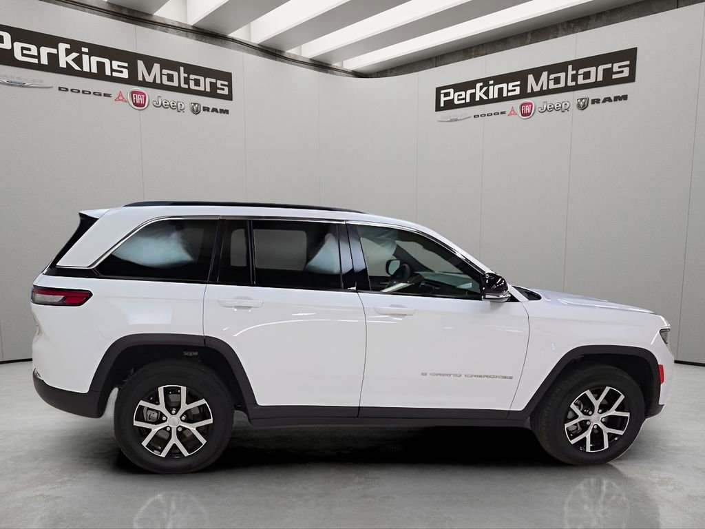 Used 2025 Jeep Grand Cherokee Limited AWD/4WD image 6