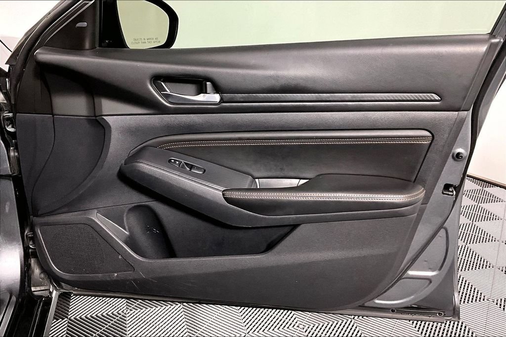 Used 2019 Nissan Altima 2.5 SR w/ SR Premium Package FWD image 24