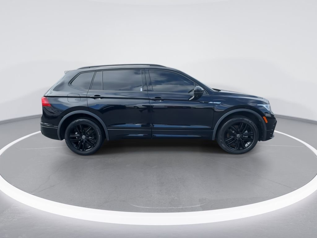 Used 2022 Volkswagen Tiguan SE R-Line AWD/4WD image 9