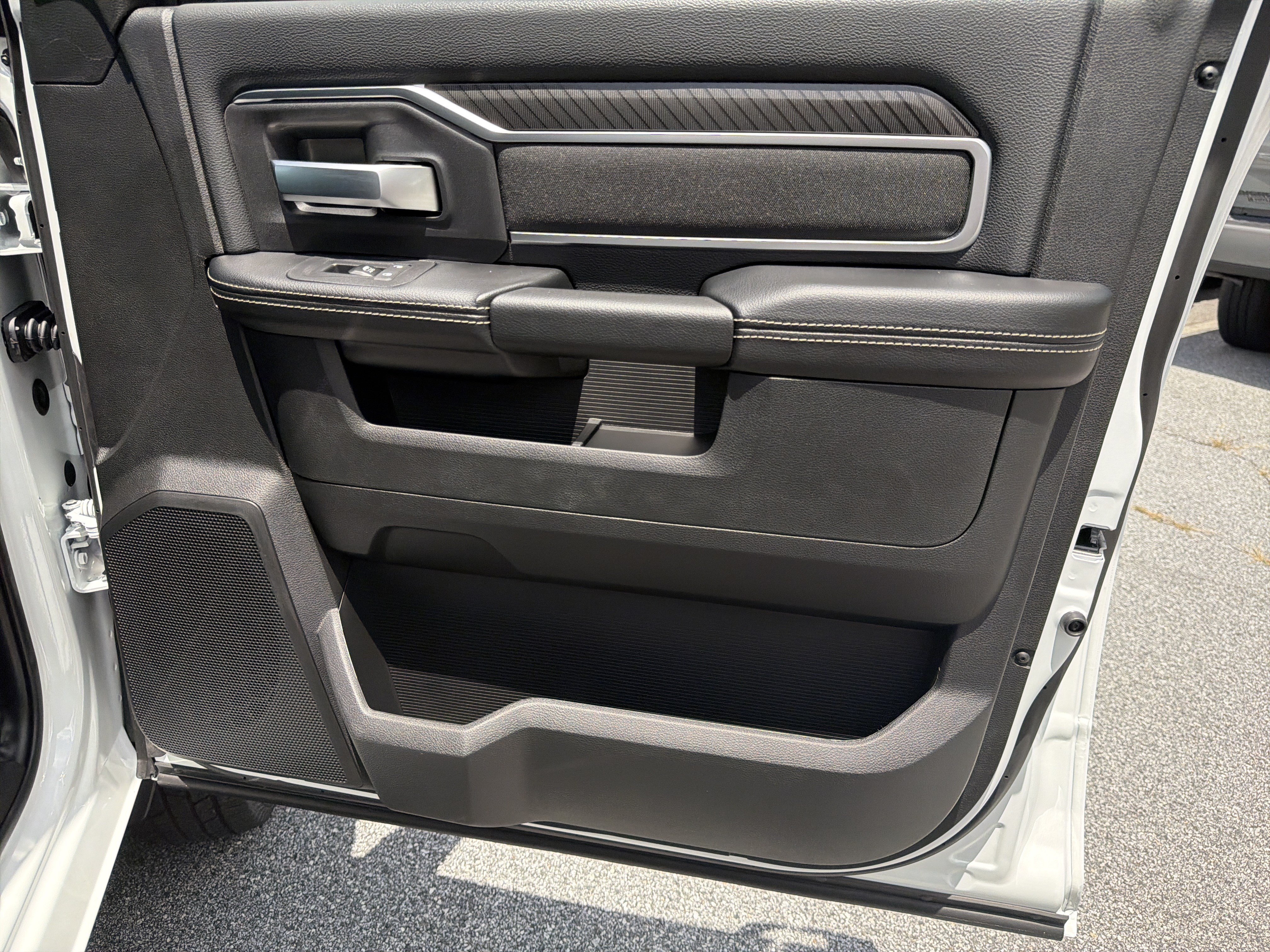 New 2026 RAM 3500 Big Horn AWD/4WD image 17