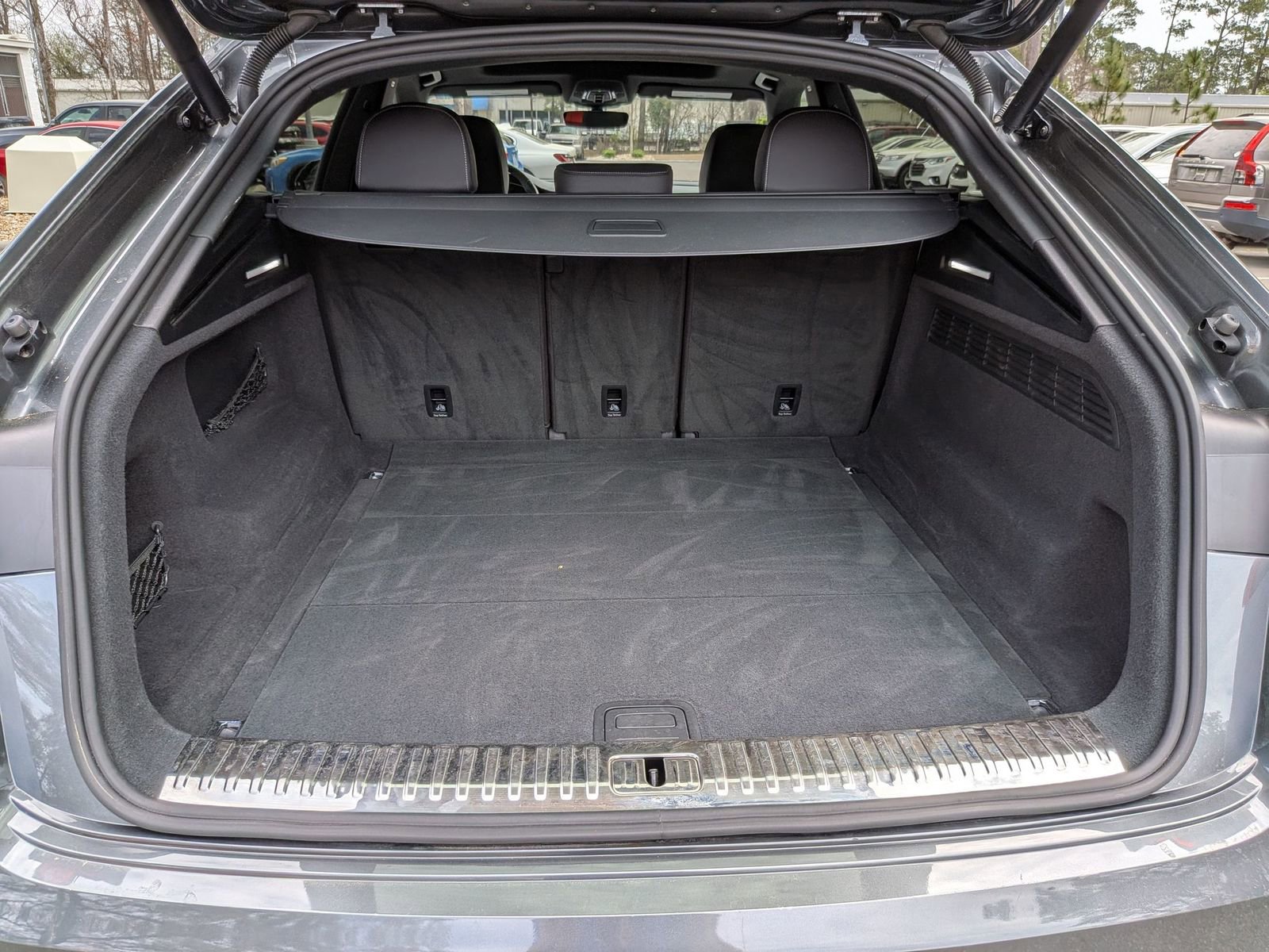 Used 2020 Audi Q8 Premium Plus image 33