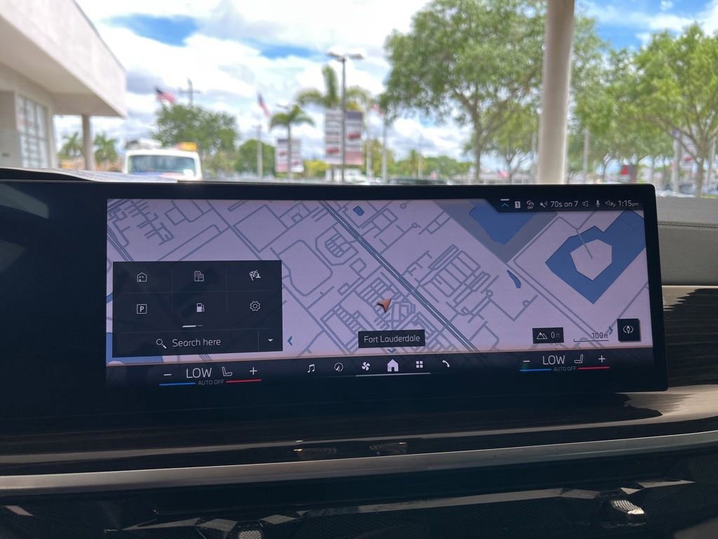 Used 2025 BMW X5 xDrive40i w/ M Sport Package image 9