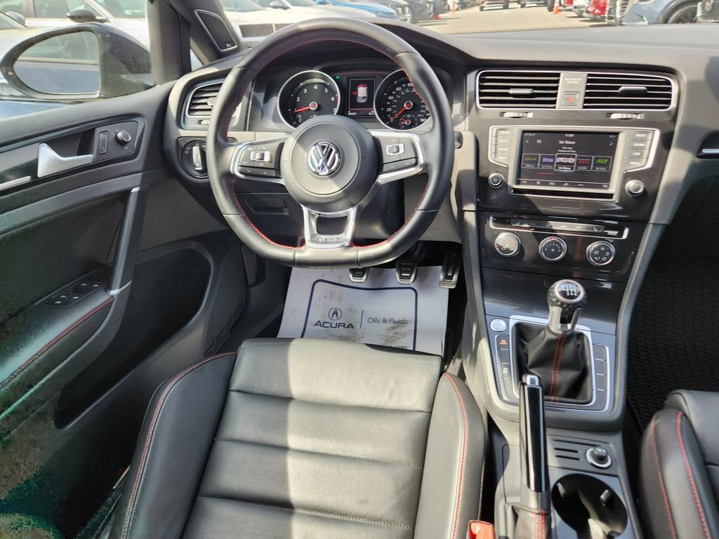 Used 2017 Volkswagen GTI SE image 13