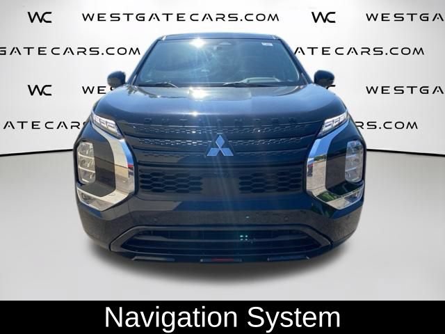 Used 2023 Mitsubishi Outlander SE Black Edition FWD image 2