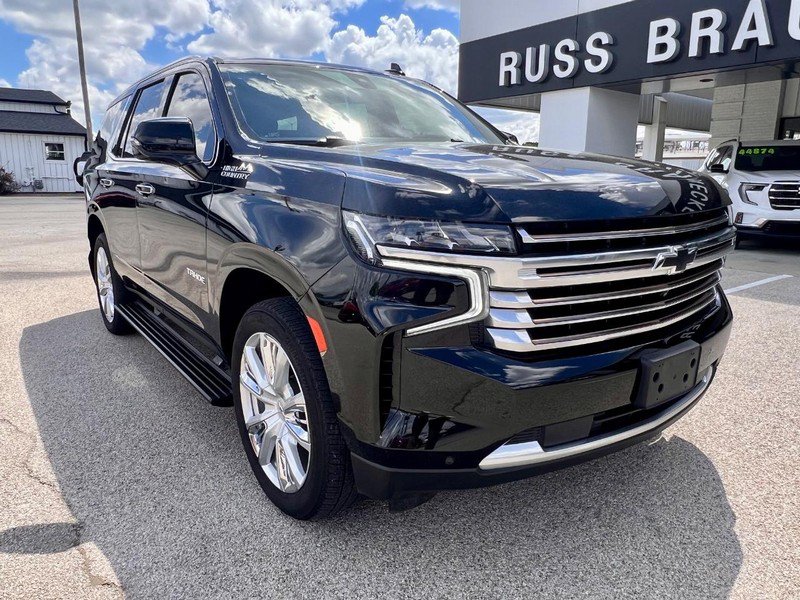 Used 2022 Chevrolet Tahoe High Country w/ Premium Package 2 AWD/4WD image 3
