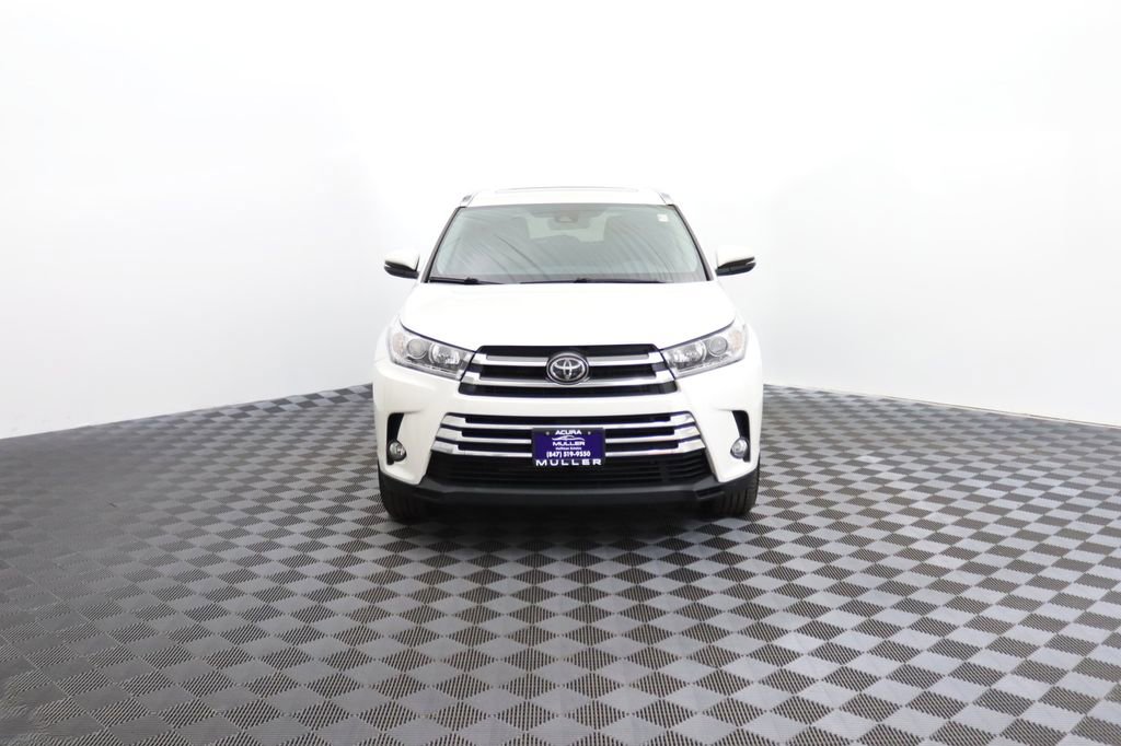 Used 2017 Toyota Highlander Limited AWD/4WD image 4