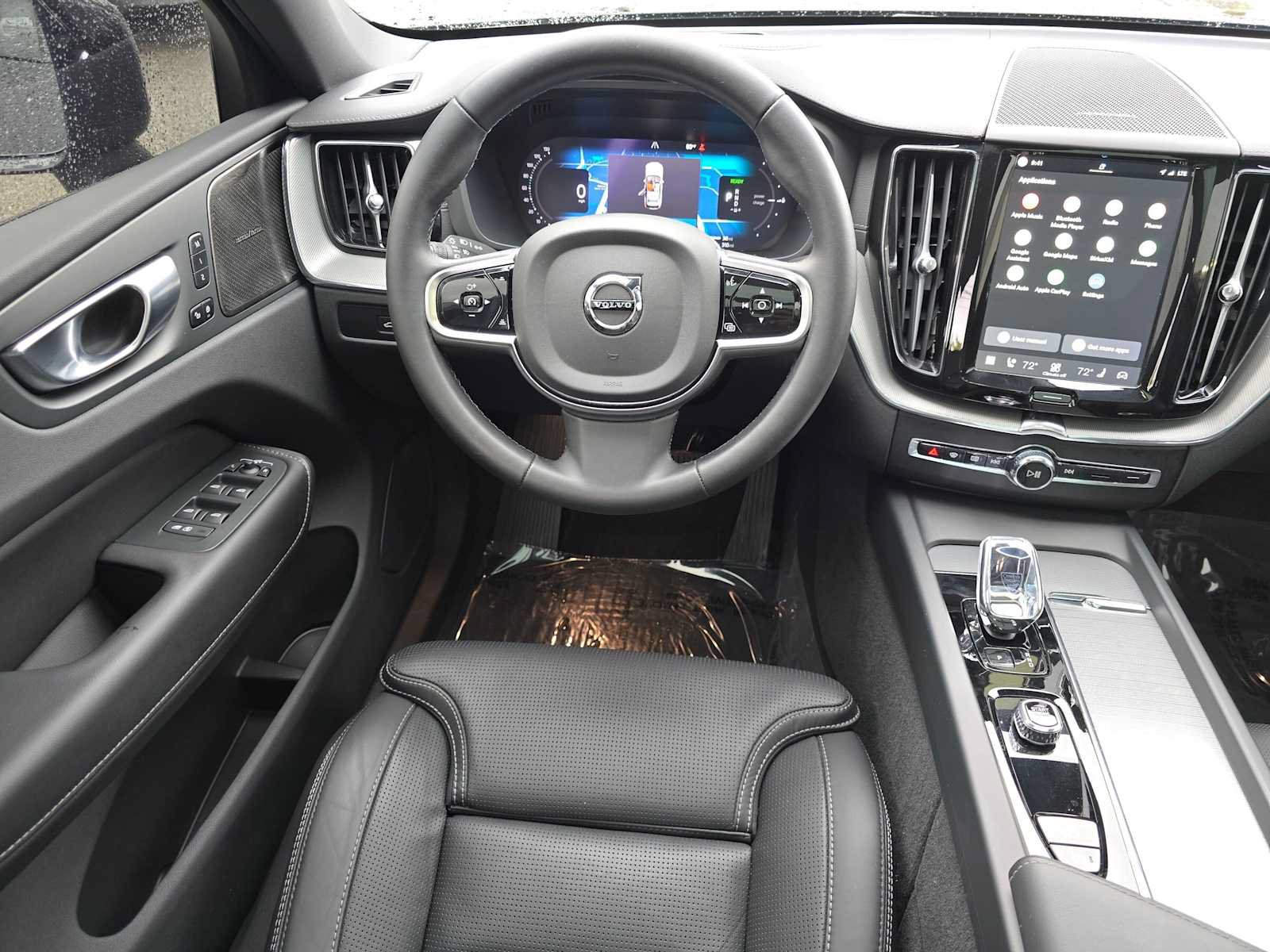 Used 2024 Volvo XC60 T8 Ultimate w/ Climate Package AWD/4WD image 18