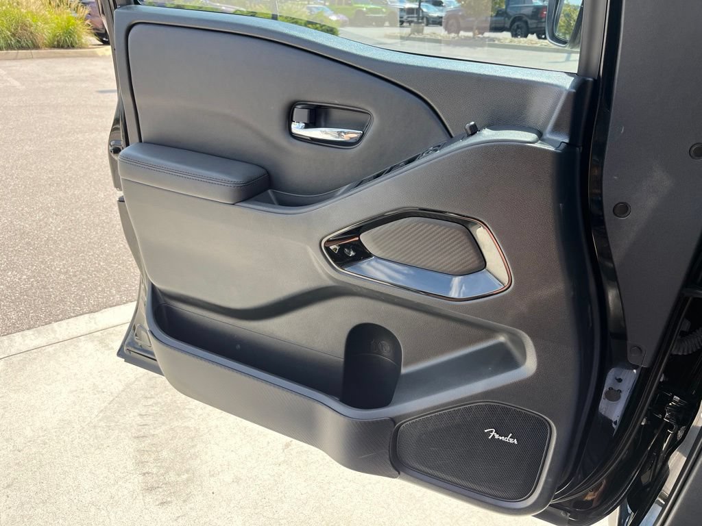 Used 2022 Nissan Frontier PRO-4X w/ Pro-4X Premium Package AWD/4WD image 6