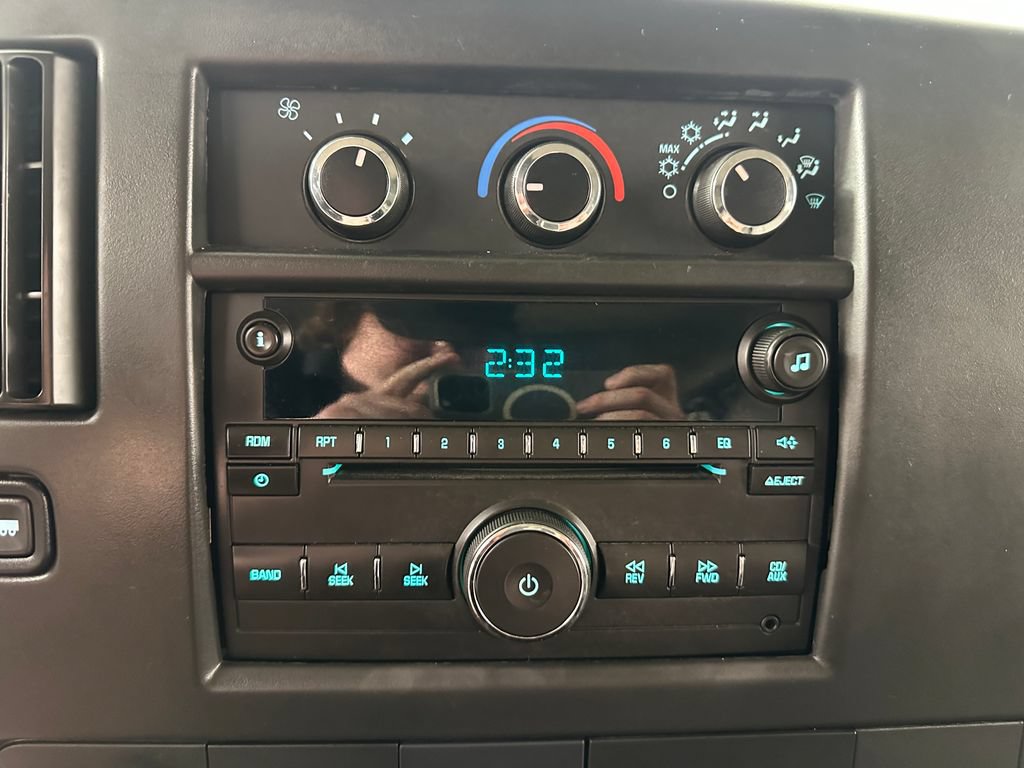 Used 2014 Chevrolet Express 2500 LT w/ LT Preferred Equipment Group RWD image 22
