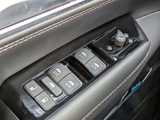 New 2026 Jeep Grand Wagoneer Summit AWD/4WD image 26