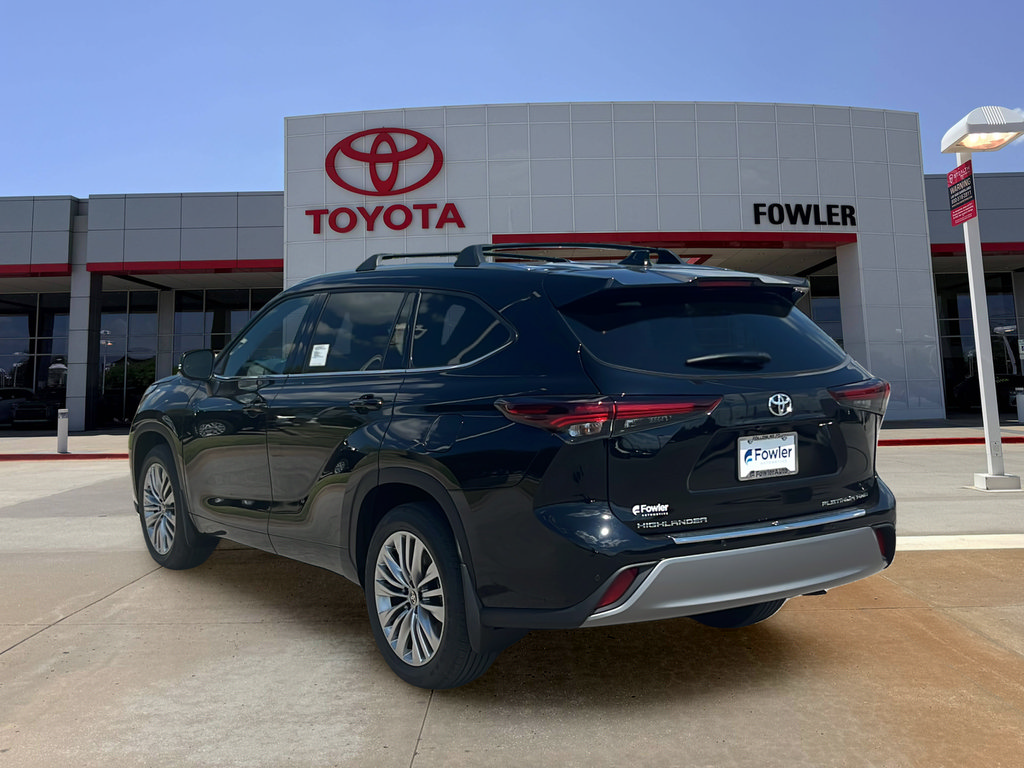 New 2026 Toyota Highlander Platinum AWD/4WD image 4