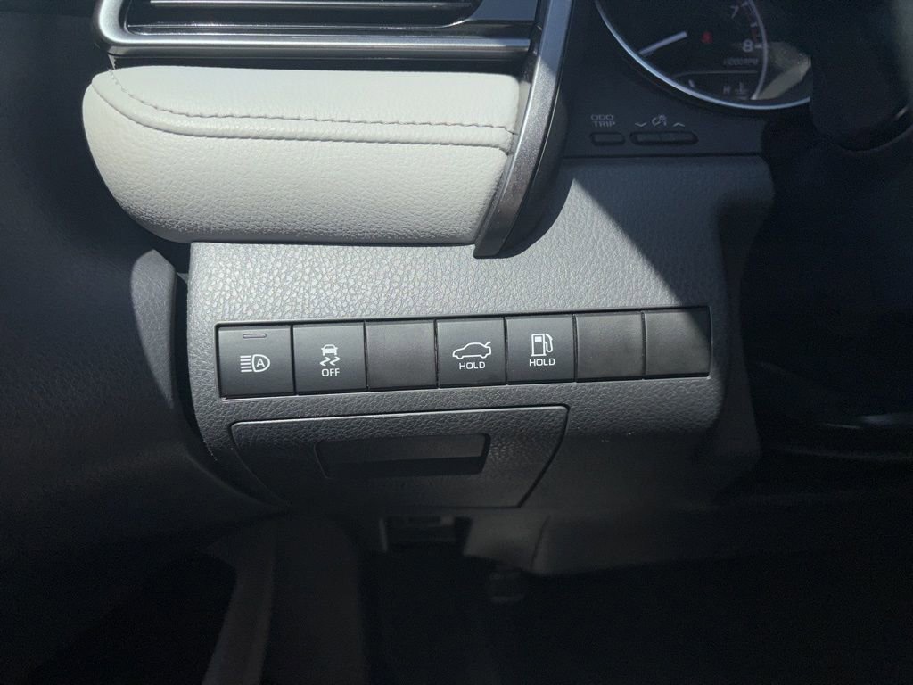 Used 2023 Toyota Camry LE image 12