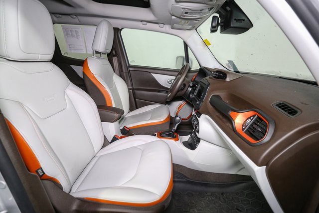 Used 2017 Jeep Renegade Limited image 17